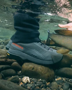 New Men's Flyweight® Boot - Vibram Women River|River